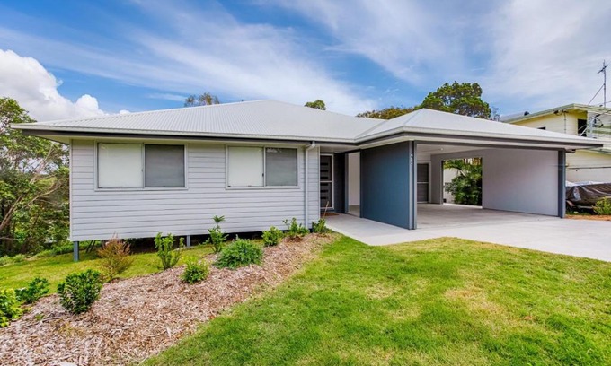Rainbow Beach House | 25 Cooloola Drive Rainbow Beach