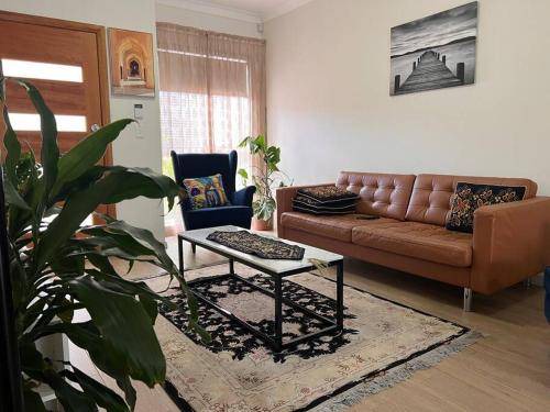 Wetherill Park Apartment | 250 m² Apartment ∙ 3 bedrooms ∙ 6 guests
