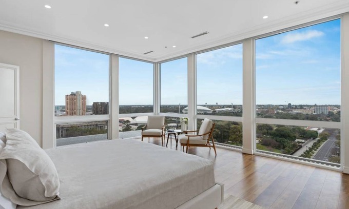 Adelaide Central Business District Apartment | 250 m² Apartment ∙ 2 bedrooms ∙ 6 guests