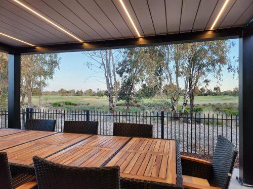 Yarrawonga House | 250 m² House ∙ 4 bedrooms ∙ 9 guests