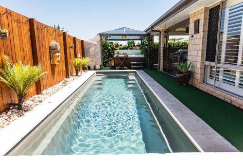 Beerwah House | 280 m² House ∙ 3 bedrooms ∙ 8 guests
