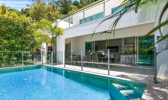 Noosa Heads House | 3 17 Bayview Rd Little Cove