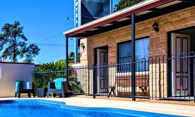 Kingaroy Hotel | 30 m² Motel ∙ 4 guests