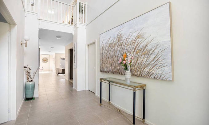 Point Cook Apartment | 300 m² Apartment ∙ 7 bedrooms ∙ 16 guests