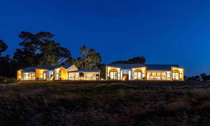Angaston Resort | 300 m² Resort ∙ 5 bedrooms ∙ 10 guests