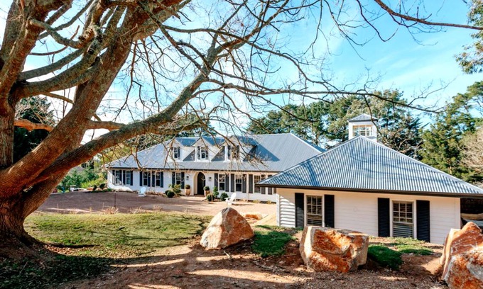 Red Hill South House | 337 m² House ∙ 5 bedrooms ∙ 10 guests