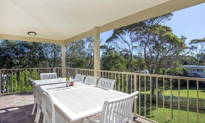 Mollymook Beach House | 350 m² House ∙ 5 bedrooms ∙ 10 guests