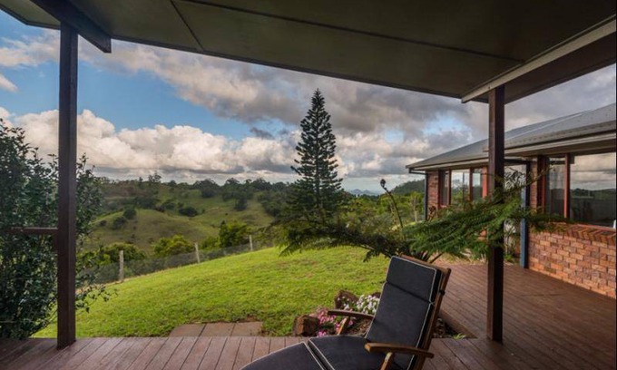 Booroobin House | 350 m² House ∙ 4 bedrooms ∙ 10 guests