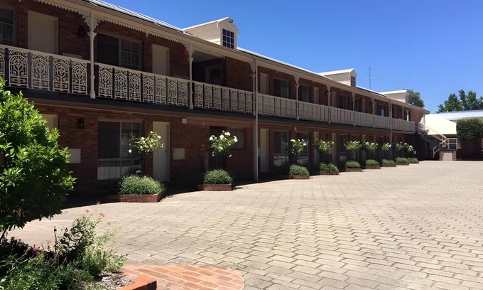 Wangaratta Hotel | 42 m² Motel ∙ 8 guests