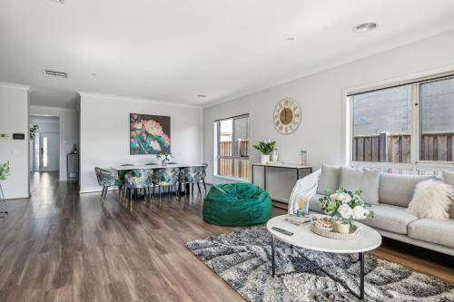 Point Cook House | 441 m² House ∙ 4 bedrooms ∙ 10 guests