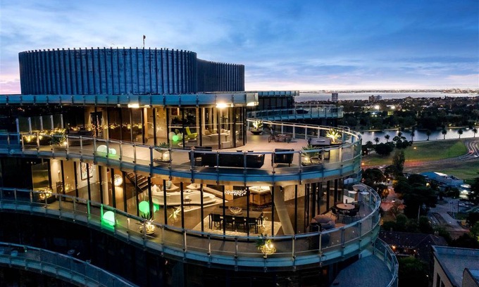 Melbourne House | 4624 m² House ∙ 3 bedrooms ∙ 8 guests