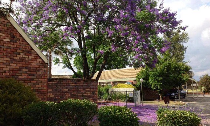 West Wodonga Hotel | 47 m² Motel ∙ 3 bedrooms ∙ 9 guests