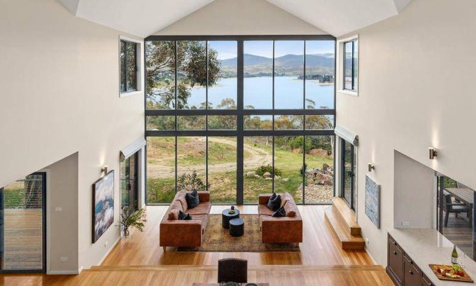 East Jindabyne House | 470 m² House ∙ 6 bedrooms ∙ 14 guests