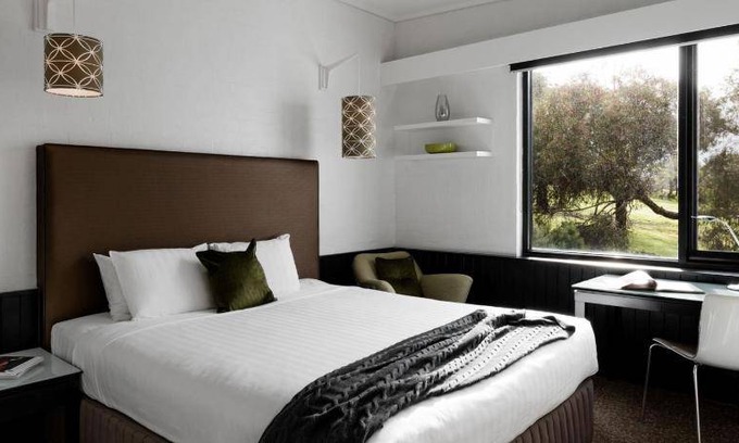Waurn Ponds Hotel | 48 m² Hotel ∙ 2 guests