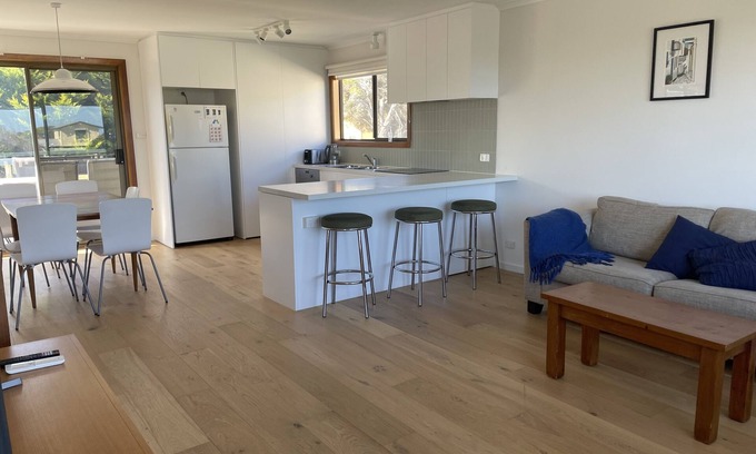 Cape Paterson House | 5 mins walk to beach, space for two families