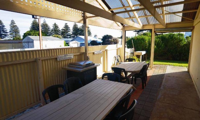 Rivoli Bay Hotel | 55 m² Motel ∙ 2 bedrooms ∙ 5 guests