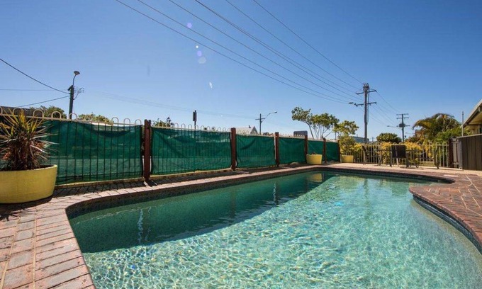 Caboolture Hotel | 60 m² Hotel ∙ 2 bedrooms ∙ 4 guests