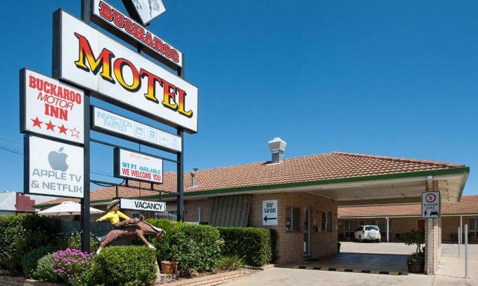 Warwick Hotel | 60 m² Motel ∙ 5 guests