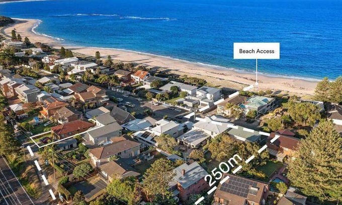 Noraville House | 600 m² House ∙ 6 bedrooms ∙ 10 guests