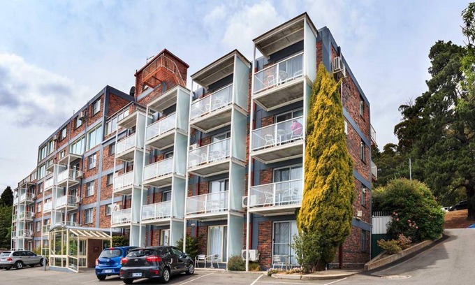 Launceston CBD Apartment | 64 m² Apartment ∙ 3 bedrooms ∙ 127 guests