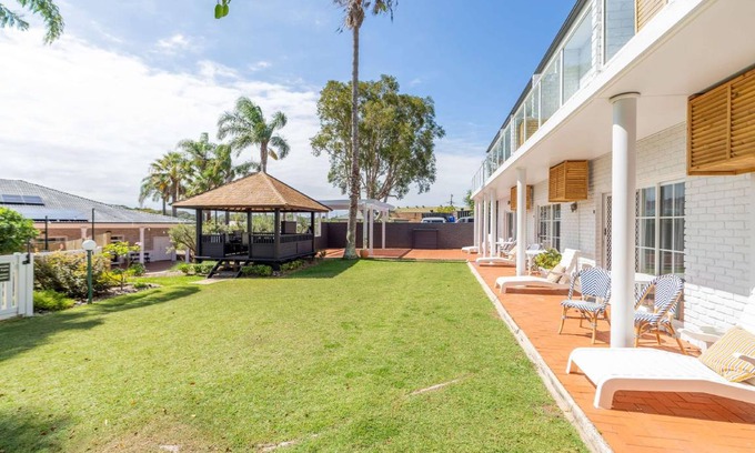 Forresters Beach Hotel | 65 m² Hotel ∙ 10 guests