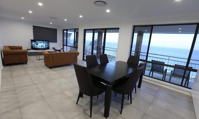 Ulladulla Apartment | 67 South Pacific Crescent - Apartment 1