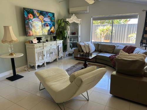 Kallaroo House | 690 m² House ∙ 4 bedrooms ∙ 14 guests