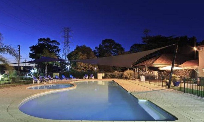 Emu Plains Resort | 70 m² Resort ∙ 12 guests