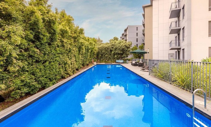 North Ryde Apartment | 77 m² Serviced apartment ∙ 2 bedrooms ∙ 127 guests