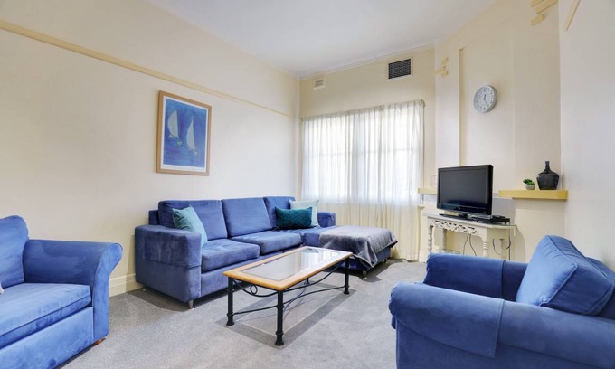 Glenelg Apartment | 80 m² Apartment ∙ 2 bedrooms ∙ 4 guests