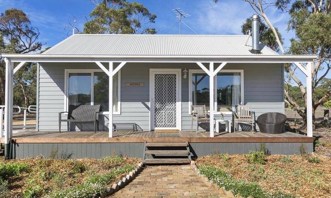 Freshwater Creek House | 80 m² Farmhouse ∙ 3 bedrooms ∙ 8 guests