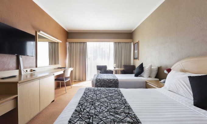 Curtin Hotel | 80 m² Motel ∙ 127 guests