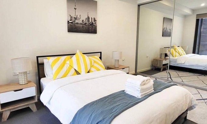 Epping Apartment | 88 m² Apartment ∙ 2 bedrooms ∙ 5 guests