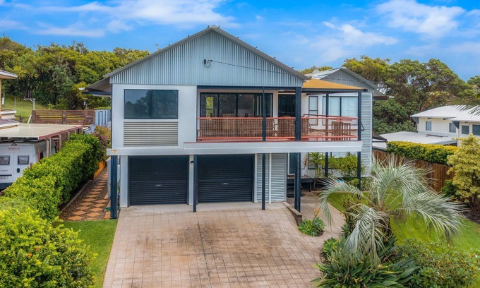 Rainbow Beach House | 90 Cooloola Drive - Rainbow Beach