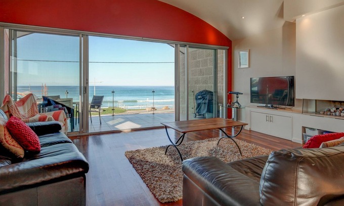 Port Fairy House | A beautiful 3 bedroom home with East Beach views