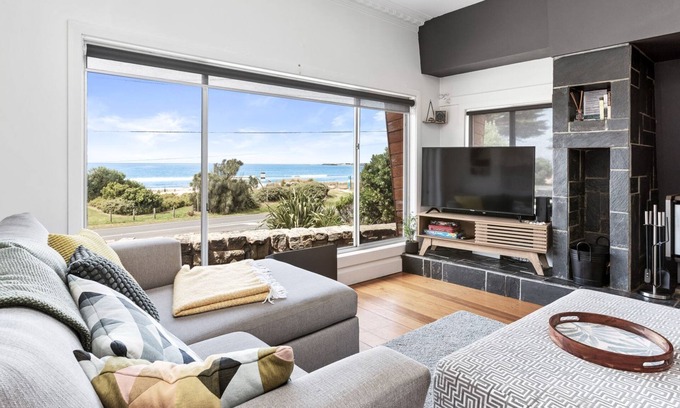 Apollo Bay House | Absolute Beachfront Views Apollo Bay