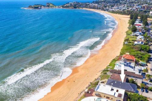 Wamberal Apartment | Absolute Beachfront Surf Unit In Terrigal/Wambi