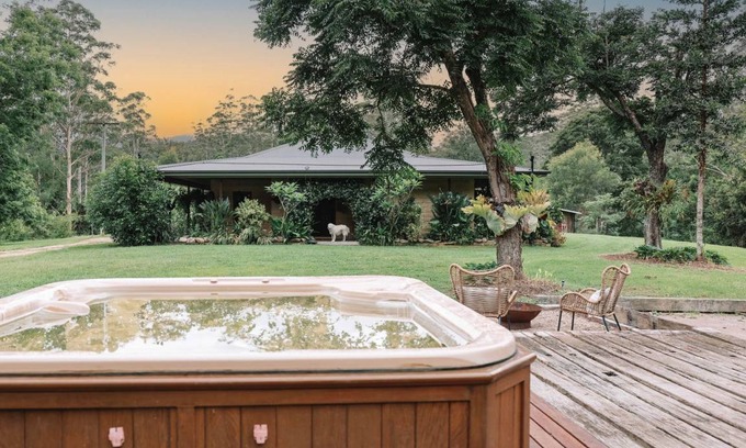 Bellbrook Other | Accommodation ∙ 4 bedrooms ∙ 8 guests