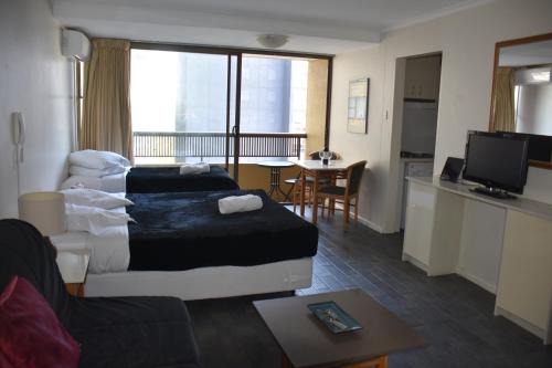 Darlinghurst Apartment | Accommodation Sydney City Centre Hyde Park Plaza Pet Friendly Studio with balcony apartment