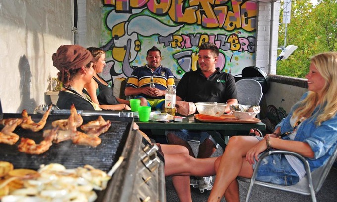 Adelaide Central Business District Hostel | Adelaide Travellers Inn Backpackers Hostel