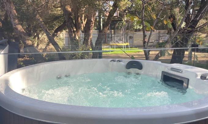 Rye House | Allure Beach House, Rye - 1 NIGHT FREE!* - Tranquil retreat with heated outdoor spa, close to beach
