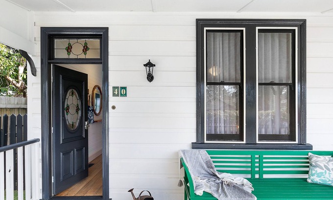 Katoomba House | Alpine Days Guesthouse - 5 mins walk to town!