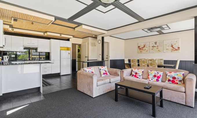Jindabyne Apartment | Alpine Mountain View 39 - 3BR l Swimming Pool l Air-Con l WiFi