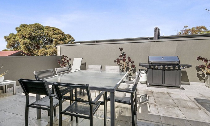 Torquay House | Anderson Central Torquay 36