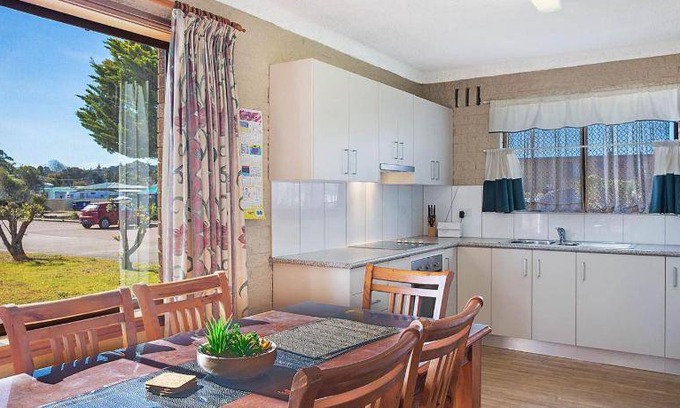 Narooma Apartment | Apartment ∙ 2 bedrooms ∙ 4 guests