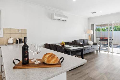 Renmark Apartment | Apartment ∙ 2 bedrooms ∙ 4 guests