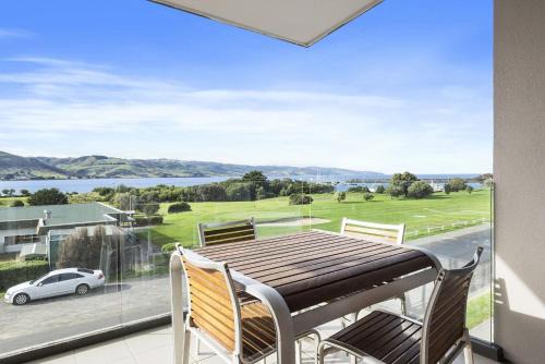 Apollo Bay Apartment | Apollo Blue 12