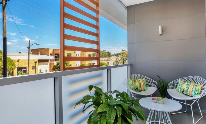 Rozelle Apartment | Balmain 2 bedroom modern fully self contained apartment