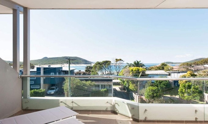 Fingal Bay Apartment | Barefoot Bliss 4, 6-10 Market Street - Surfside Apartments