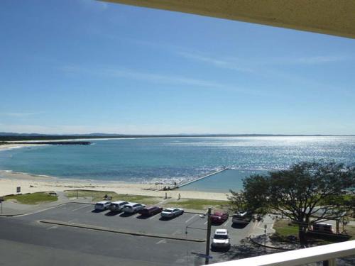 Forster Apartment | Beachpoint 403 On The Beach